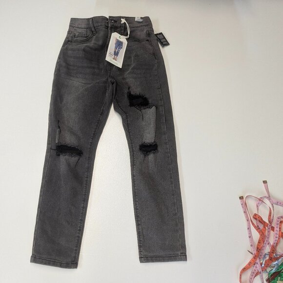 NWT Re Generation Size 3/Waist 26 Black Distressed High-Rise  Mom Mindful Jeans - Picture 1 of 16